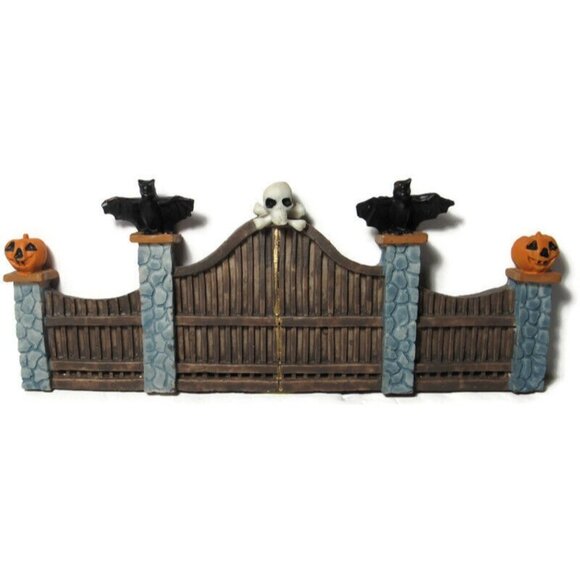 Lemax Village Spooky Creepy Halloween Gate Bats Skull Jack o Lanterns